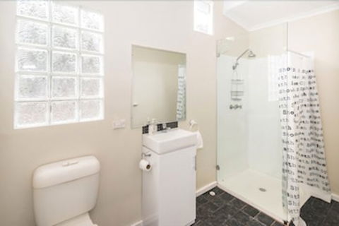 Storm Bay Cottage - Accommodation Port Macquarie 7