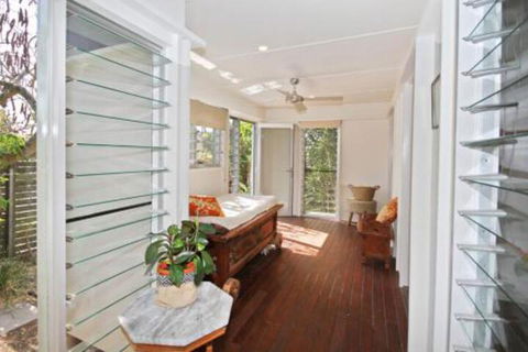 13 Ann Street Coolum Beach Pet Friendly Linen Included - Accommodation Port Macquarie 3