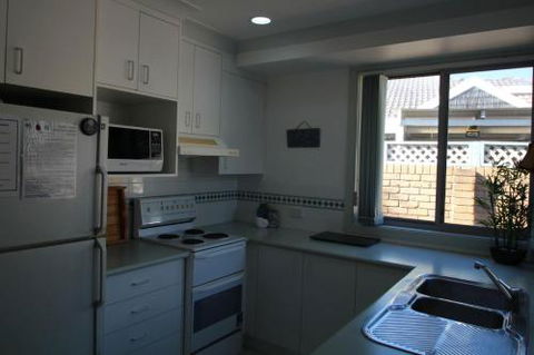 KENTIA - Accommodation Port Macquarie 4