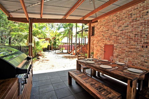 SERENITY - Accommodation Port Macquarie 5