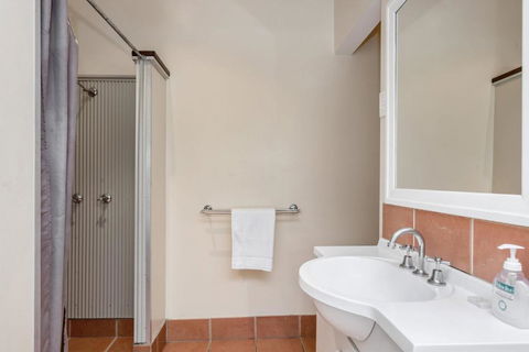 A SWEET ESCAPE Byron Surf Cottage Walk To Byron - Accommodation Port Macquarie 3