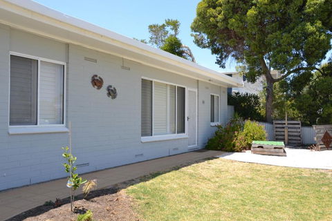 Bay Breeze Cottage - Accommodation Port Macquarie 3