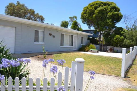 Bay Breeze Cottage - Accommodation Port Macquarie 1