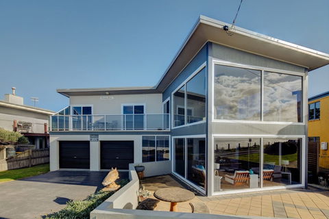 Sandy Cove - Accommodation Port Macquarie 0