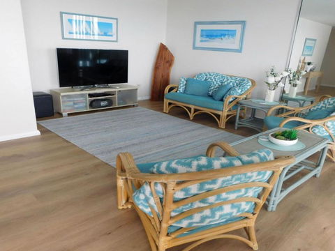 5 The Point 5 7 Mitchell Street Large Balcony & Great Water Views - Accommodation Port Macquarie 5