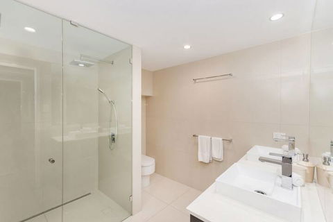 Luxury PoolSide Apartment In Beachfront - Accommodation Port Macquarie 7