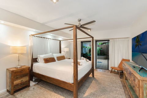 Luxury PoolSide Apartment In Beachfront - Accommodation Port Macquarie 6