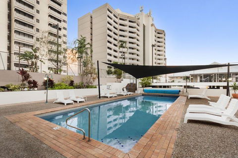 Luxury PoolSide Apartment In Beachfront - Accommodation Port Macquarie 4