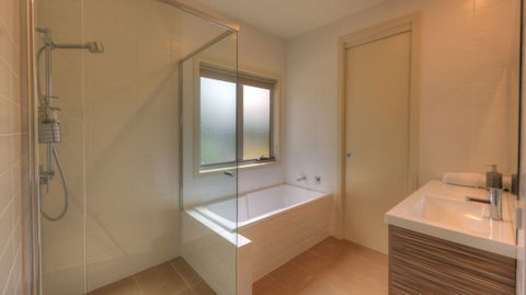 Tides Reach - Essentially Tas Dover - Accommodation Port Macquarie 6