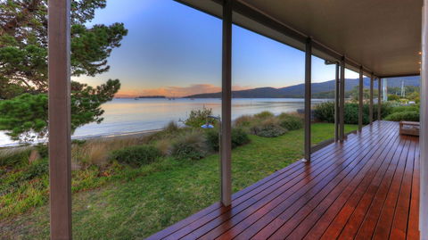 Tides Reach - Essentially Tas Dover - Accommodation Port Macquarie 3