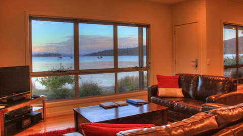 Tides Reach - Essentially Tas Dover - Accommodation Port Macquarie 4