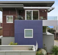 SURF CENTRAL Wifi double garage  smack bang in the middle of town - Accommodation Port Macquarie
