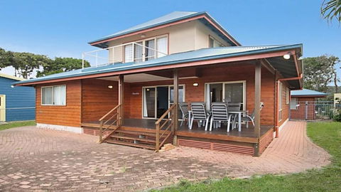 Absolute Beachfront At Hastings - Accommodation Port Macquarie 5