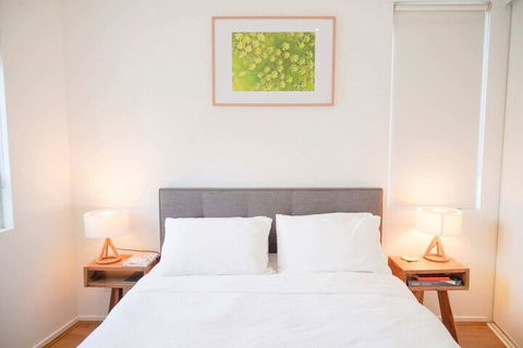 Trendy Modern 2BD Apartment Close To Beach & City - Accommodation Port Macquarie 6
