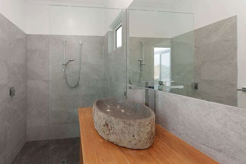 The Lookout - Accommodation Port Macquarie 7
