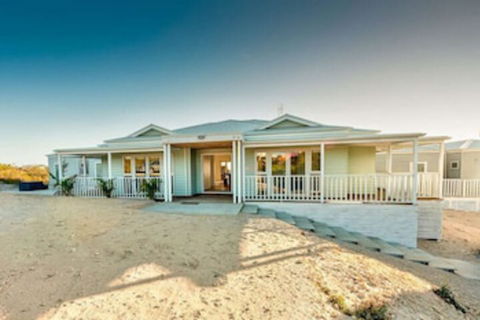 The Lookout - Accommodation Port Macquarie 0