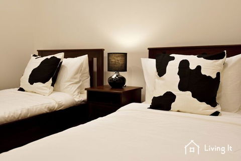 Tomkins Townhouse - Accommodation Port Macquarie 7