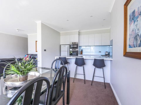 Mitchell Pde 2 / 1a Fathoms - Accommodation Port Macquarie 2