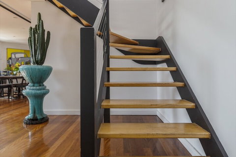 Fabulous Fitzroy Converted Warehouse - Accommodation Port Macquarie 4