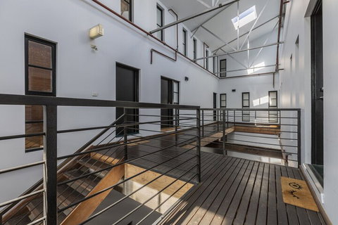 Fabulous Fitzroy Converted Warehouse - Accommodation Port Macquarie 7