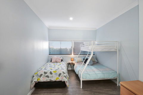 Lakeside Cabin & House - Accommodation Port Macquarie 7