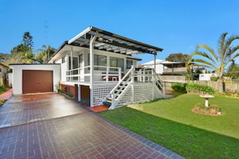 Lakeside Cabin & House - Accommodation Port Macquarie 0
