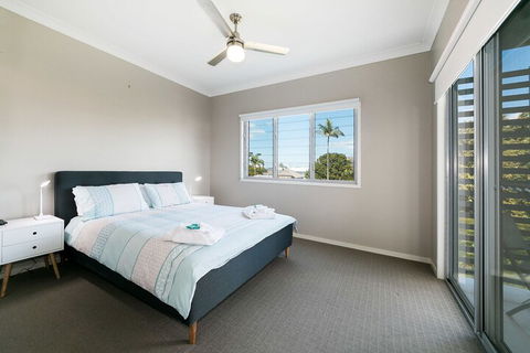 Redcliffe Holiday Accommodation - Accommodation Port Macquarie 3