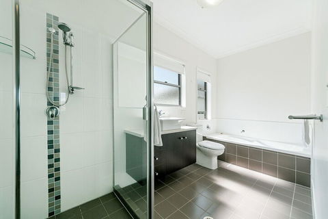 Redcliffe Holiday Accommodation - Accommodation Port Macquarie 2