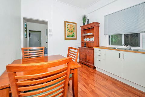 Easy Going Holiday Unit On McKenzie MK4 - Accommodation Port Macquarie 2