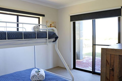 Augusta Beachfront Accommodation - Accommodation Port Macquarie 4