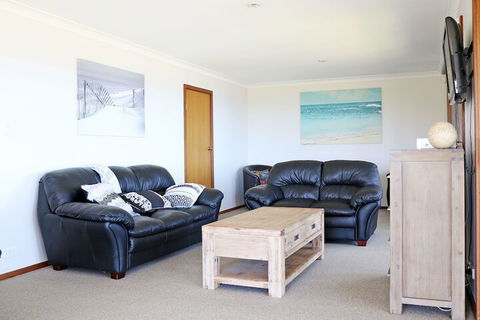 Augusta Beachfront Accommodation - Accommodation Port Macquarie 3