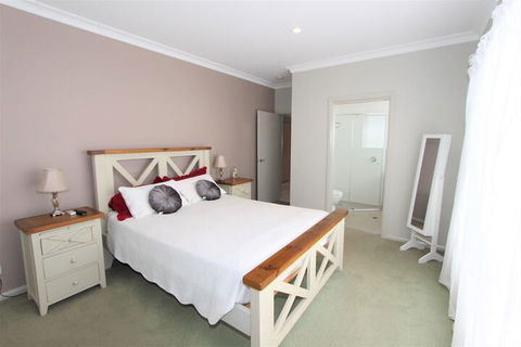 Riverview 2 - Accommodation Port Macquarie 5