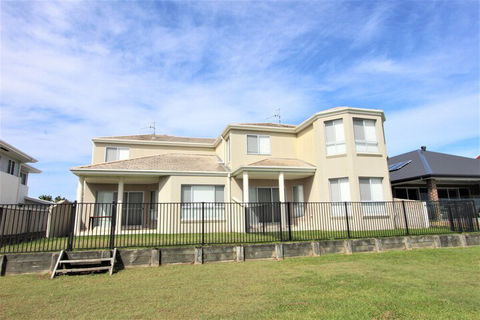 Riverview 2 - Accommodation Port Macquarie 1