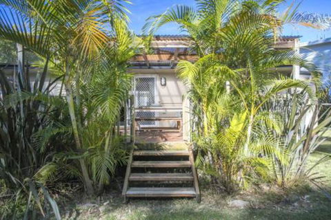 MOLLYMOOK BEACH COTTAGE - Accommodation Port Macquarie 5