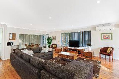 3 Bedroom House Bay Serene 15 Mistral Close - Accommodation Port Macquarie 0