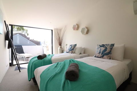 Inspired Designer Carlton North Terrace - Rejuvenate Stays - Accommodation Port Macquarie 5