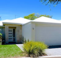 Contemporary Cove - Accommodation Port Macquarie