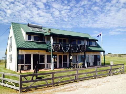 Donington - Accommodation Port Macquarie 1