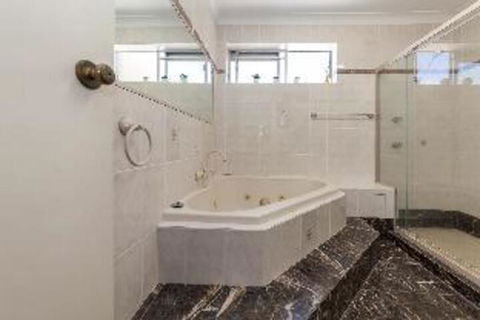 2 Bedroom Apartment Laman Lodge Unit 5 - Accommodation Port Macquarie 4