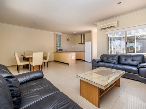 Seafront Unit 60 - Accommodation Port Macquarie 6