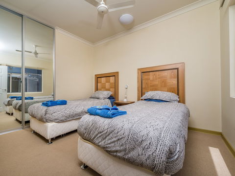 Seafront Unit 60 - Accommodation Port Macquarie 2