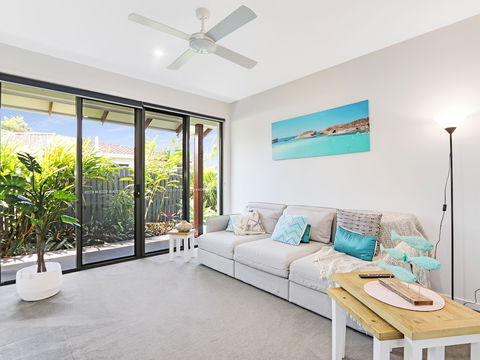 Adelong - Accommodation Port Macquarie 4