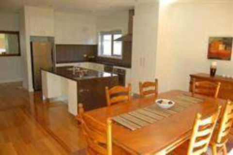 Track 4 - Accommodation Port Macquarie 5