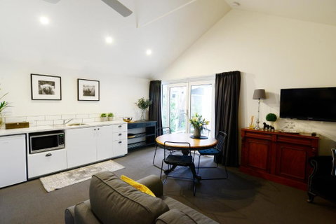 Clement House - Accommodation Port Macquarie 3