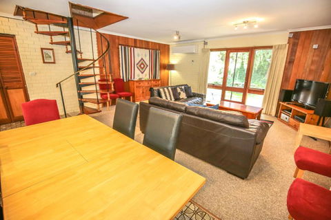 Cedar Holiday Units Apartment 1 - Accommodation Port Macquarie 4
