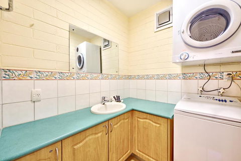 Snow Ski Apartments 25 - Accommodation Port Macquarie 6