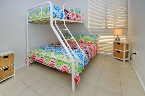 Kooringal Unit 8 / 105 Soldiers Point Road - Accommodation Port Macquarie 6