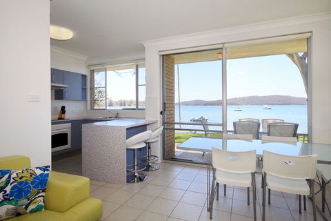 Kooringal Unit 8 / 105 Soldiers Point Road - Accommodation Port Macquarie 3