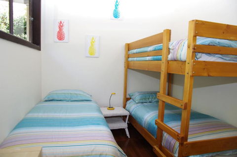 Barrels Beach House 28 Dulconghi Street - Accommodation Port Macquarie 3