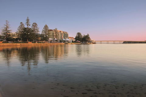 Oaks The Entrance Waterfront Suites - Accommodation Port Macquarie 4